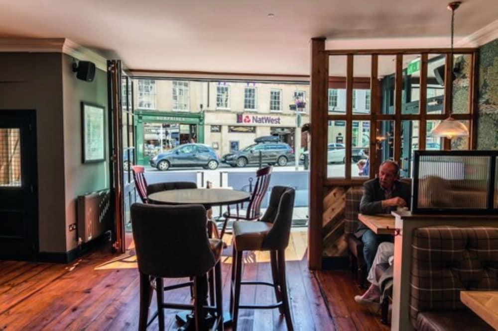 The Fleece At Cirencester Exterior foto Interior of the restaurant