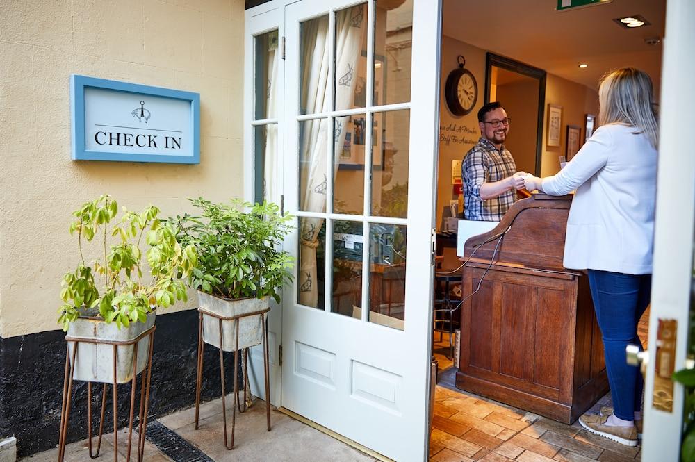 The Fleece At Cirencester Exterior foto Reception at the hotel