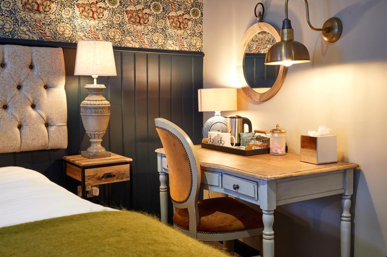 The Fleece At Cirencester Exterior foto A room at the hotel