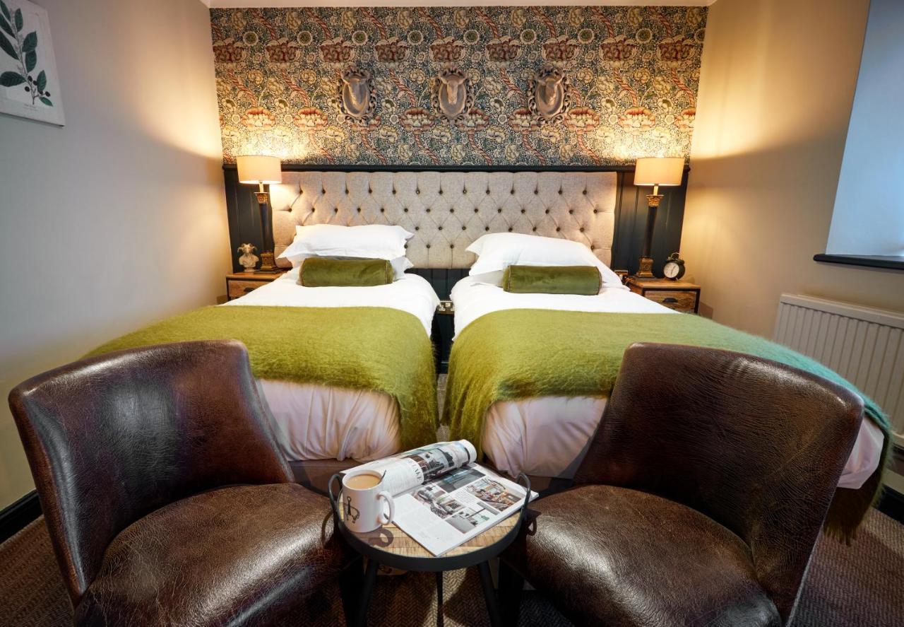 The Fleece At Cirencester Exterior foto A room at The Old Bank Hotel