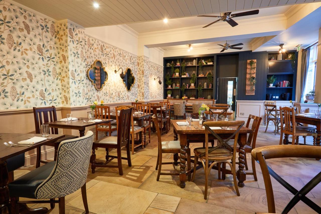 The Fleece At Cirencester Exterior foto The interior of the restaurant