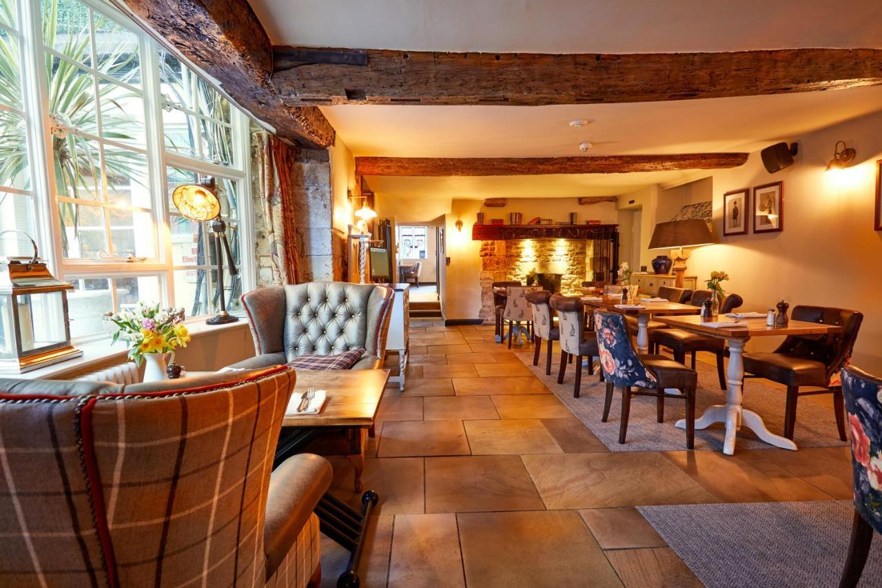 The Fleece At Cirencester Exterior foto The interior of the restaurant